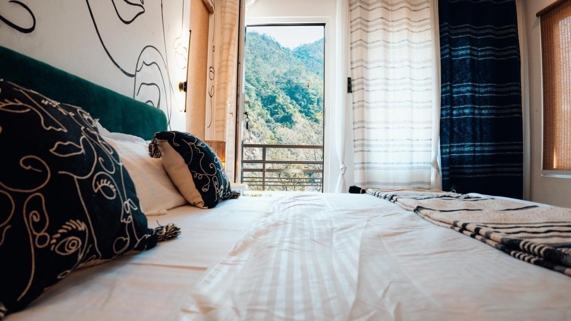 Art Bliss Hostel Rishikesh Exterior photo